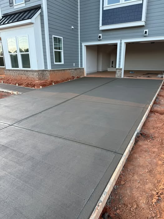 Side driveway concrete pour with tight forms